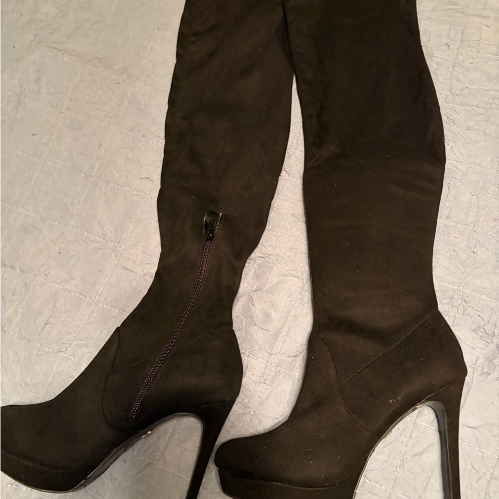 NWOB Thalia Sodi Elegant Black Over the Knee Platform Boots